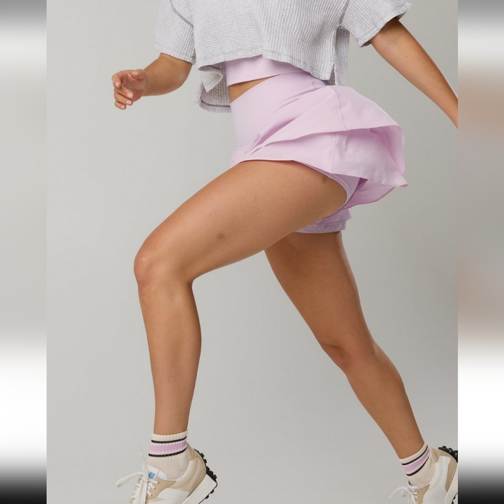 S: Aerie Flirty Ruffle, Tiered Stretch Shorts - Picture 3 of 6